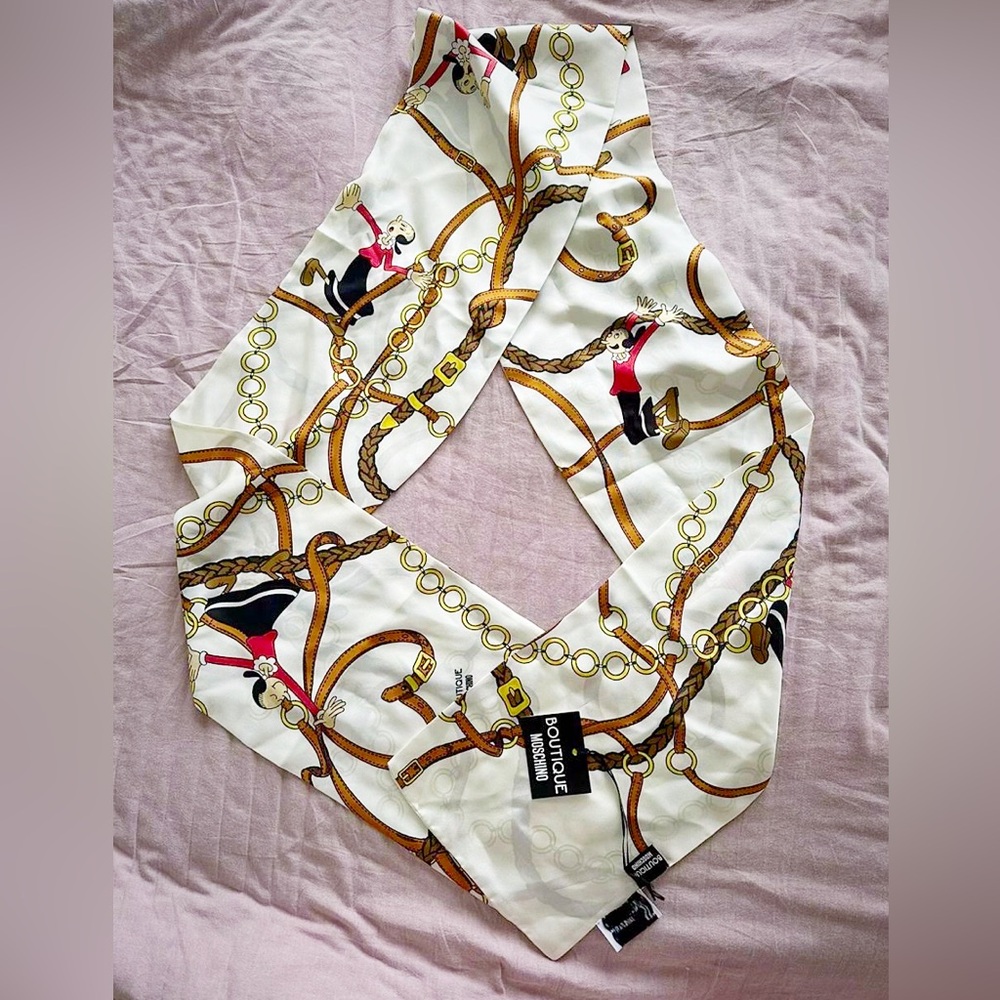 MOSCHINO BOUTIQUE Limited Edition Scarf Olive Oyl white Color With Tag 81 Inch